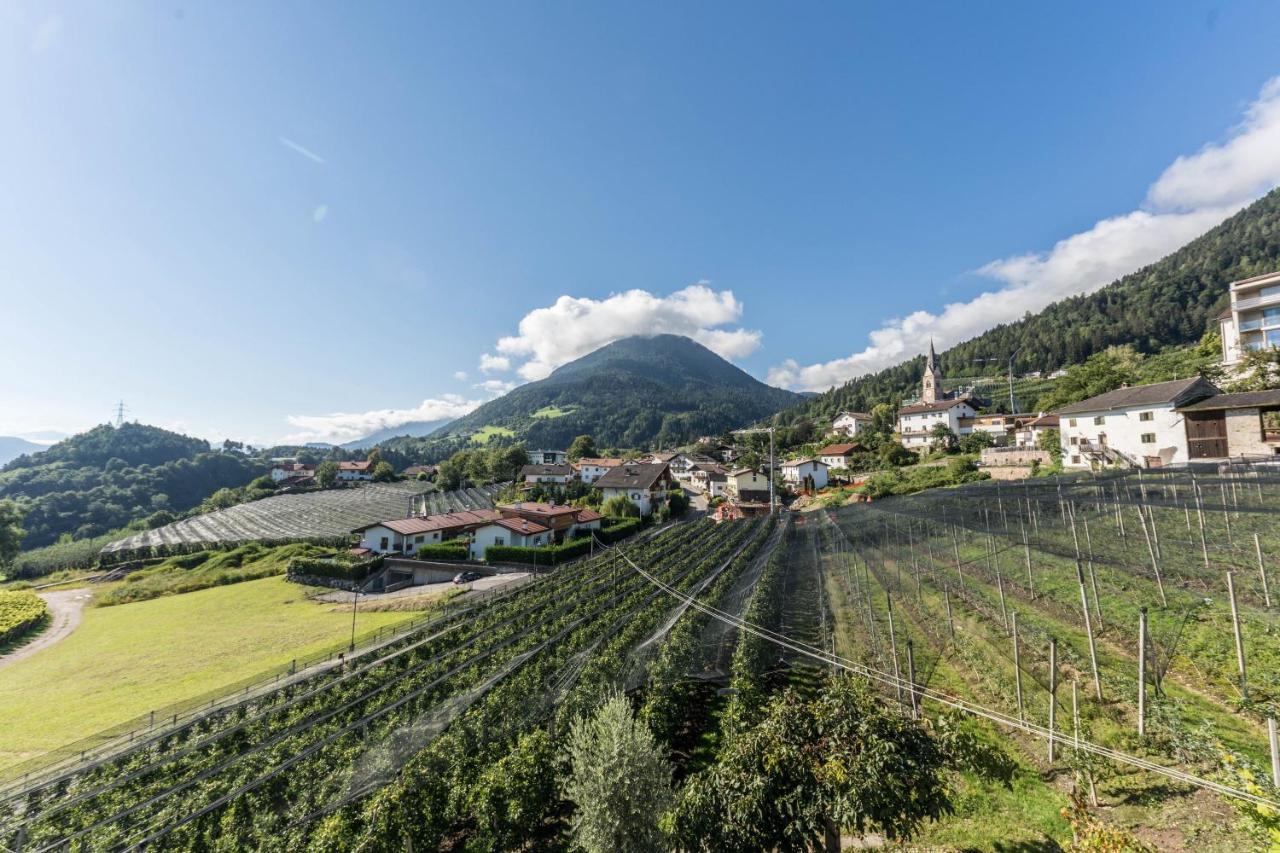 Ferienwohnung Bergblick-Schlosshof Vollan Buitenkant foto